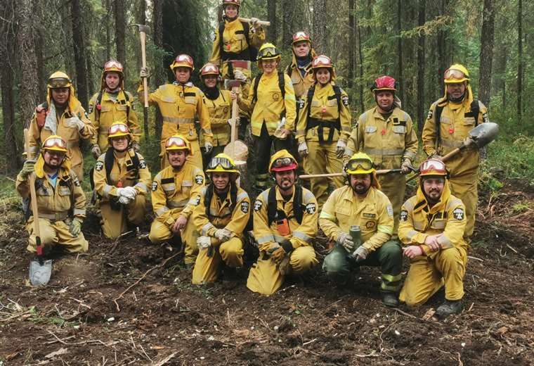 Costa Rica envía bomberos forestales en apoyo a las labores de extinción por incendios forestales en Canadá